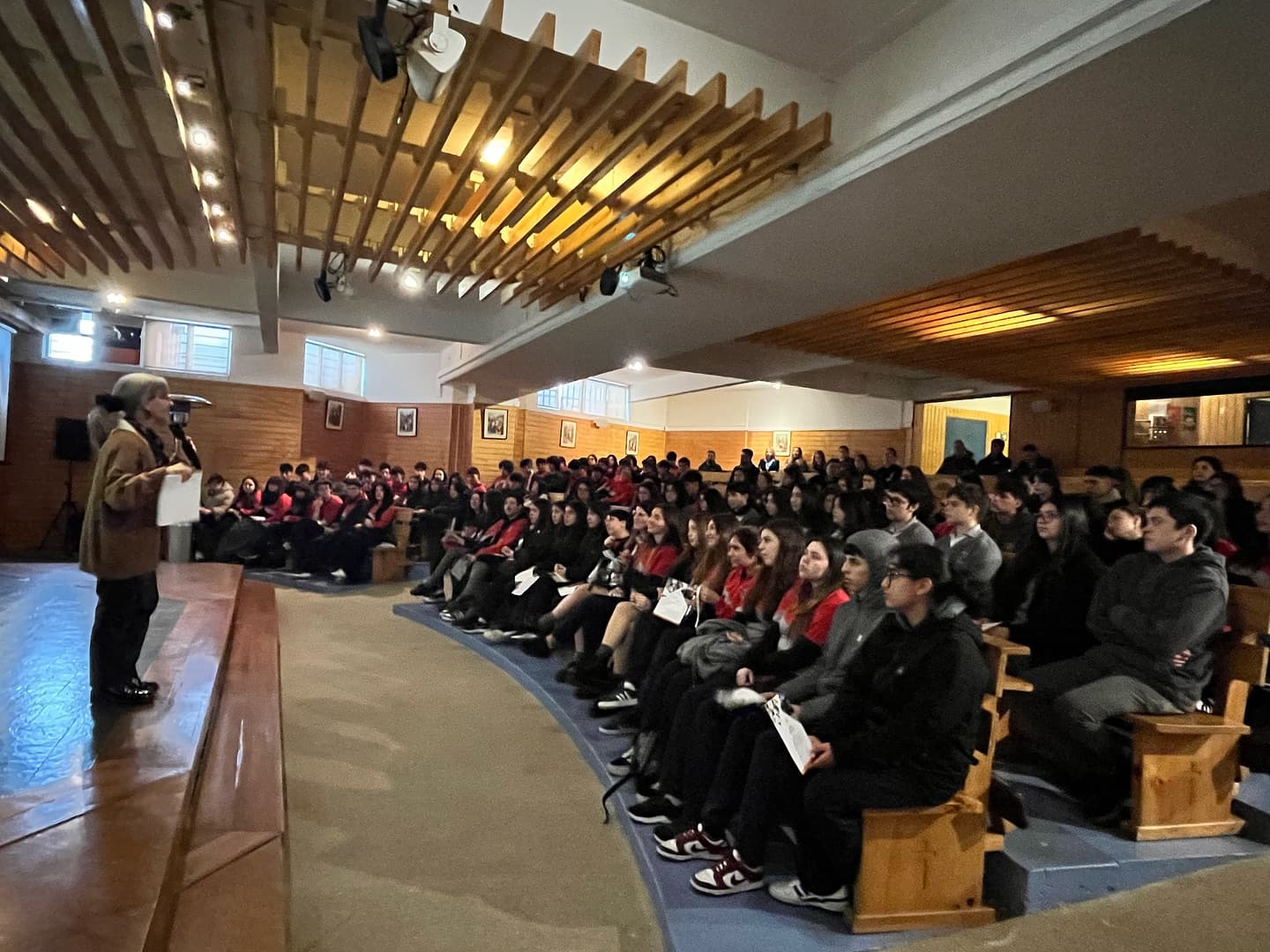 Seminario abordó casos prácticos de convivencia escolar y uso de datos en la educación